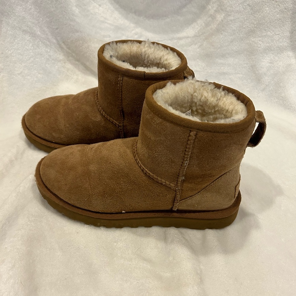 Ugg Minis!!!! - image 2